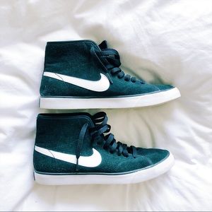 Women’s Size 8 Nike High Top Athletic Shoes